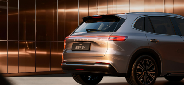 星舰系列首款纯电！吉利银河星舰7 EV正式亮相：最大续航605km