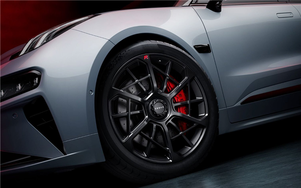 百万内唯二原厂标配KW绞牙避震 极氪001五周年纪念版上市：36.5万起