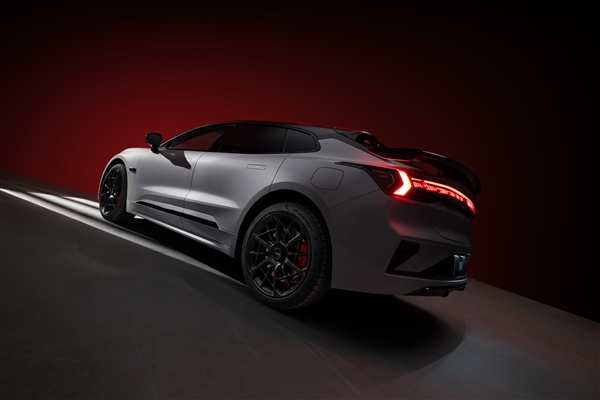 百万内唯二原厂标配KW绞牙避震 极氪001五周年纪念版上市：36.5万起