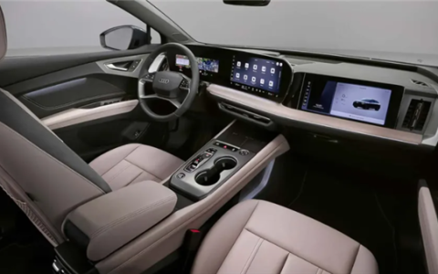 5年磨一剑！奥迪Q4中期改款亮相：砍掉实体按键 标配三块大屏