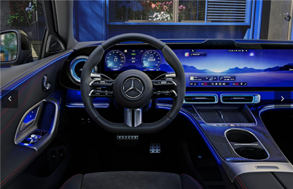 全新奔驰C级纯电版内饰公布：39寸大屏横贯中控台 4月20日首发