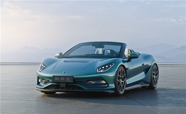 三电机超1000马力、零百2秒内！腾势Z软顶敞篷超跑官图发布