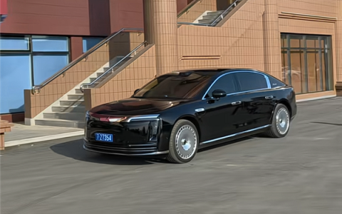 尊界S800上市10个月交付1.6万台！余承东：连续7个月都是百万级销量冠军