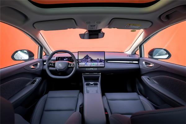 限时补贴价6.58万元起！2026款上汽MG4上市：同级唯一半固态电池