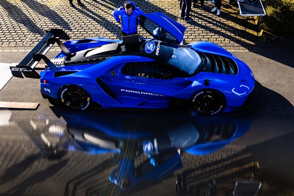 比小米SU7 Ultra原型车还快！纽北赛道最速燃油车诞生