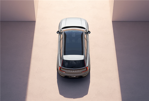 53.99万起 新款沃尔沃EX90预售:升级全铝底盘、800V高压平台