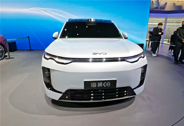 首款闪充插混旗舰SUV！比亚迪海狮08北京车展首发：纯电续航900km