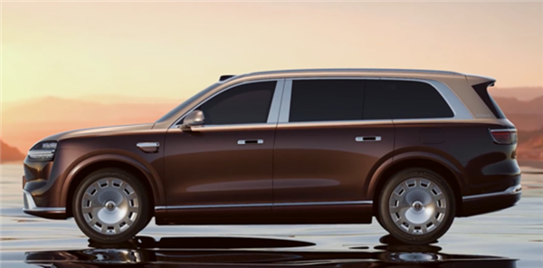 鸿蒙智行又一把利剑！问界M9L要来了：5.4米车长、定位行政级SUV