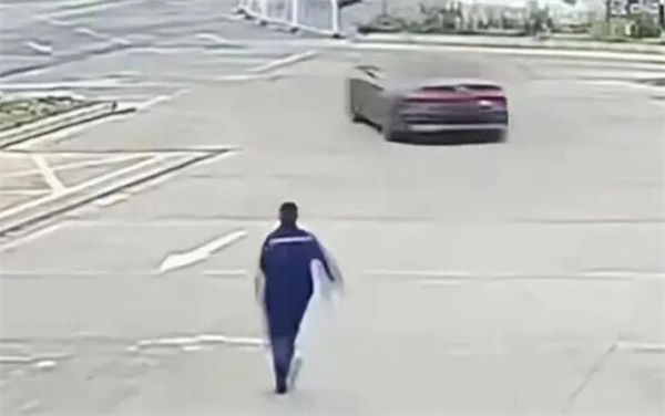 开奥迪却加霸王油！车主加完632元油逃单：员工4天工资打水漂