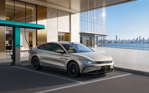 携12大核心配置升级！比亚迪汉EV闪充版上市：17.98万元起