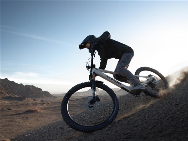 全新Amflow PX & PR高性能电助力山地车发布：全功率、长续航、轻量化三位一体