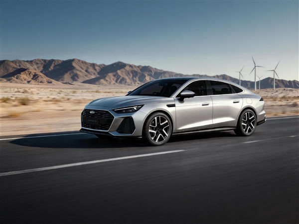 逮着奥迪猛薅 奇瑞艾瑞泽S亮相北京车展：前脸像极了A5L