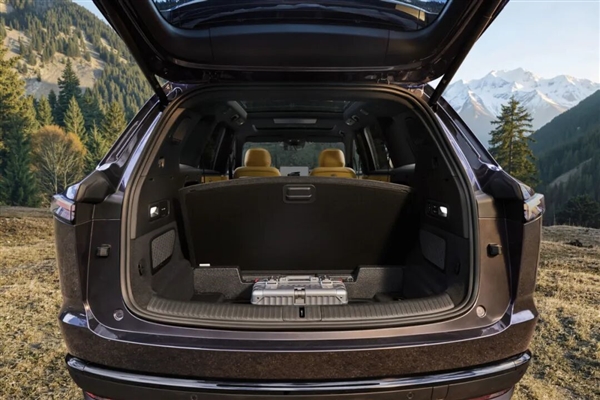 李斌掀大五座SUV市场桌子！乐道L80预售：租电仅15.98万起