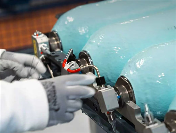 宝马发布氢能扁平化储存系统:新一代X5首搭 续航750km