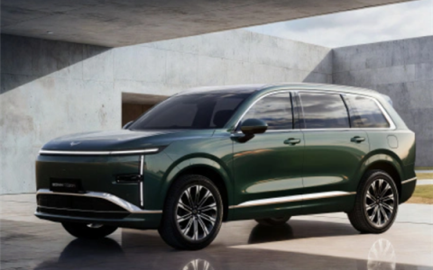 人民的揽胜！五菱星光L定档4月10日发布：近5米车身+大六座