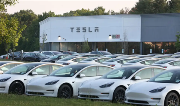 特斯拉Tesla鸿蒙版App正式上架！远程车控+手机钥匙一步到位