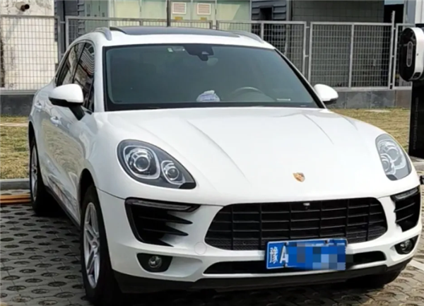 凭空多2条维保记录！一保时捷4S店被指伪造里程：回应称实习生失误