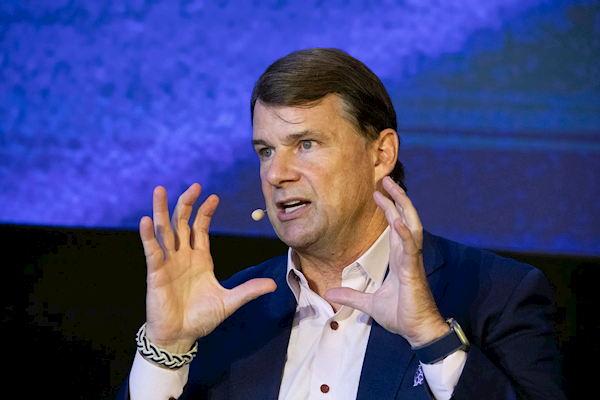 绝不能让中国车进入美国！福特CEO又称比亚迪是业内最好的