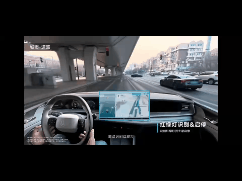 人们愿意相信张雪20年的逆袭 却不相信一个35年车企能在混动翻身