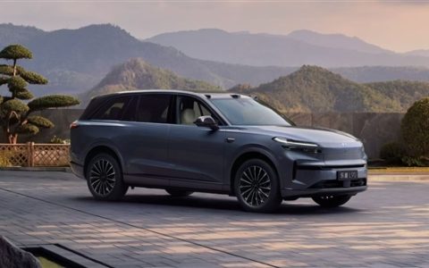 李斌：车辆超重存多重隐患 不会为了省钱上100度磷酸铁锂电池