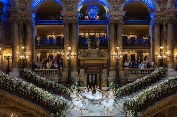 比亚迪腾势Z9GT欧洲上市:售价超90万元 是国内3倍多