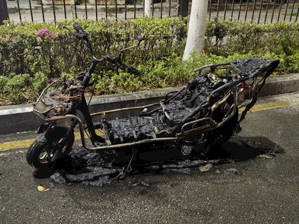 二手车电动车骑行起火 锂电池故障成罪魁祸首