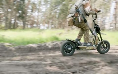 无人机绝配！乌克兰对抗俄罗斯的战争秘密武器：这款电动滑板车火了