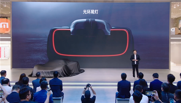 小米首款概念超跑实车国内首秀 Vision GT亮相北京国际车展 雷军亲自揭幕