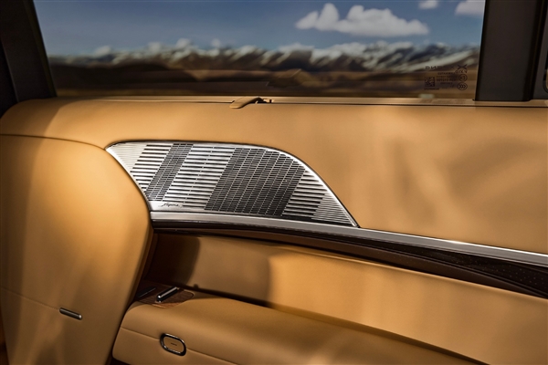 大湾区版“路虎揽胜”!小鹏旗舰GX内饰官图公布:飞航头等舱体验