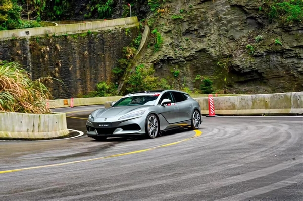 比亚迪腾势Z9GT欧洲上市:售价超90万元 是国内3倍多