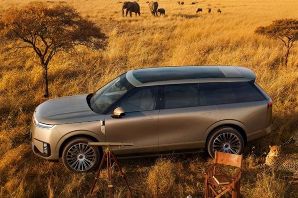 大湾区版“路虎揽胜”!小鹏旗舰GX内饰官图公布:飞航头等舱体验