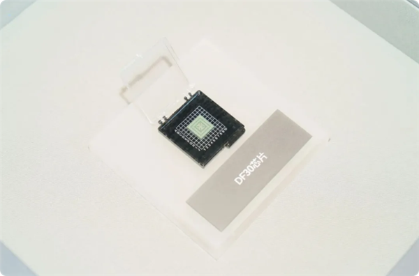 国产“汽车大脑”来了：首款国产车规级MCU芯片DF30量产上车