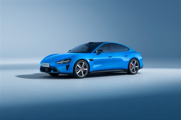 米粉喜提新一代小米SU7：2年前用小米15钻石版求婚成功 雷军送祝福