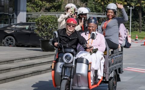 中国电动三轮车爆火美国：车价破万元翻了好几倍 销量只增不减