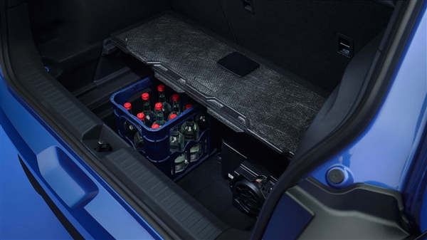 经典小车电动化重生 大众ID.Polo正式发布：实体按键管够！