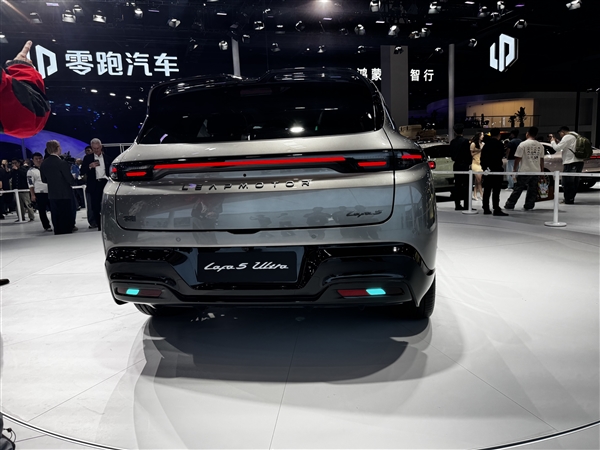 中欧联合底盘运动化调校 零跑Lafa5 Ultra上市：11.88万起