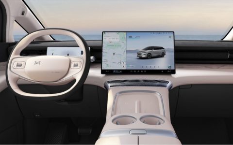 当800V和激光雷达变成“买菜车”标配，2026年的车企还能卷什么？