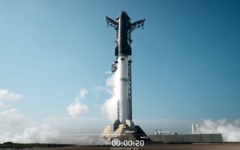 消息称马斯克考虑将特斯拉与SpaceX合并