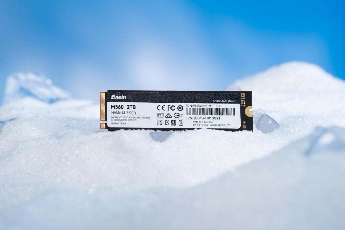 高效低温服务个人AI! 佰维M560灵梭PCIe5.0高速固态硬盘测评
