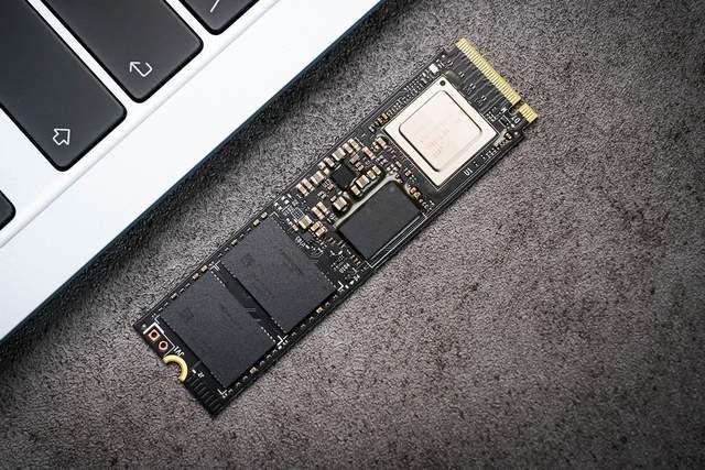 提速专业创作! 闪迪SANDISK Optimus GX PRO 8100 NVMe SSD评测