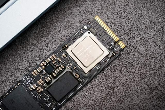 提速专业创作! 闪迪SANDISK Optimus GX PRO 8100 NVMe SSD评测