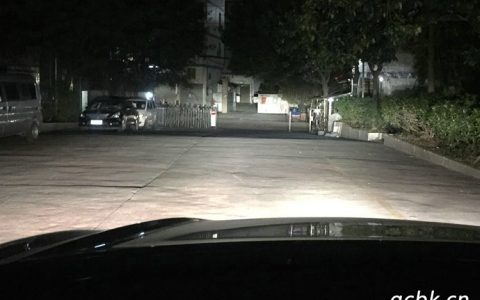 汽车大灯不亮怎么解决