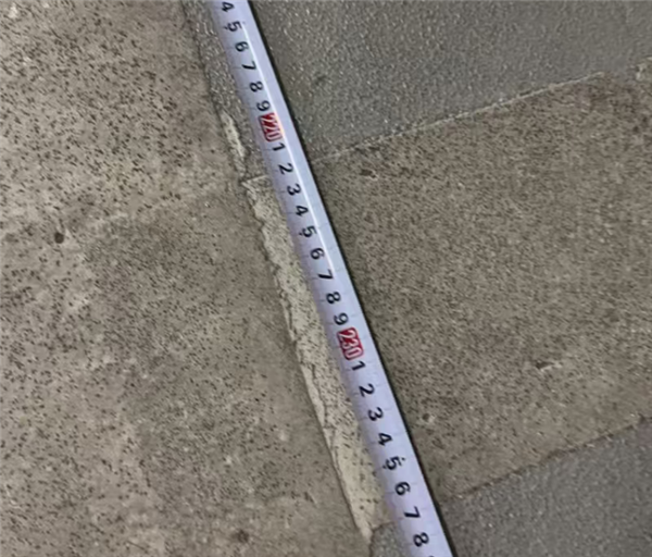 停不进车位这个锅 凭什么让车主背?