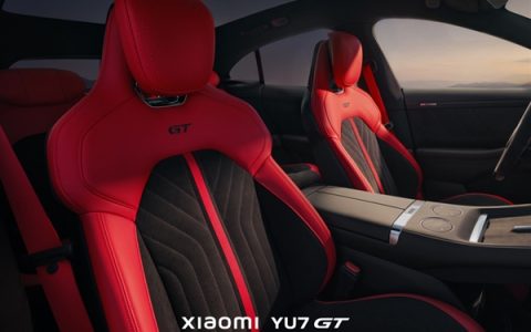 纯血GT基因！小米YU7 GT赛道红内饰曝光：红黑撞色+专属刺绣