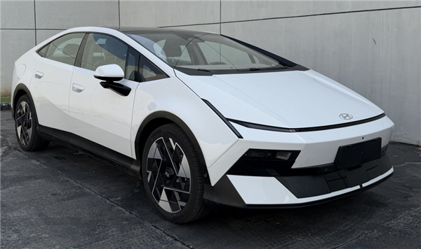 现在的新车 外观真就一个模子了吗