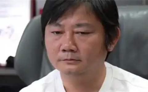 门店备注车主墨迹被罚1万！张雪怒斥店主脑壳被门夹：罚款直接补偿车主