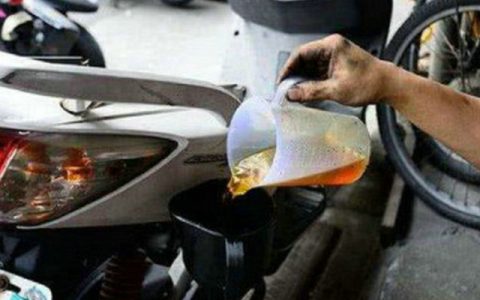 摩托车机油多少公里换一次最好