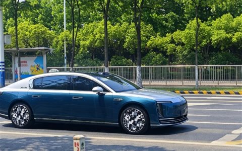余承东称要卖到200万 尊界S800 Grand Design实车首曝
