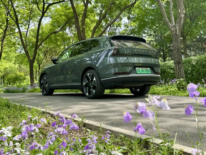 轻松续航1200公里 沃尔沃XC70 四驱长续航Ultra