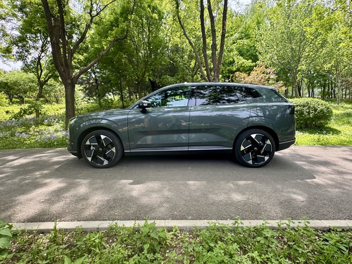 轻松续航1200公里 沃尔沃XC70 四驱长续航Ultra